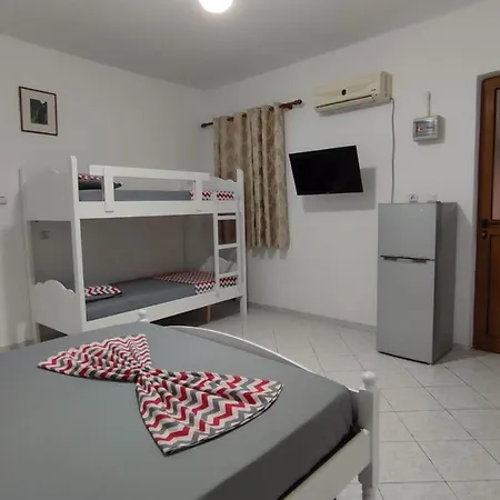 Affittacamere Summer Rooms Himare